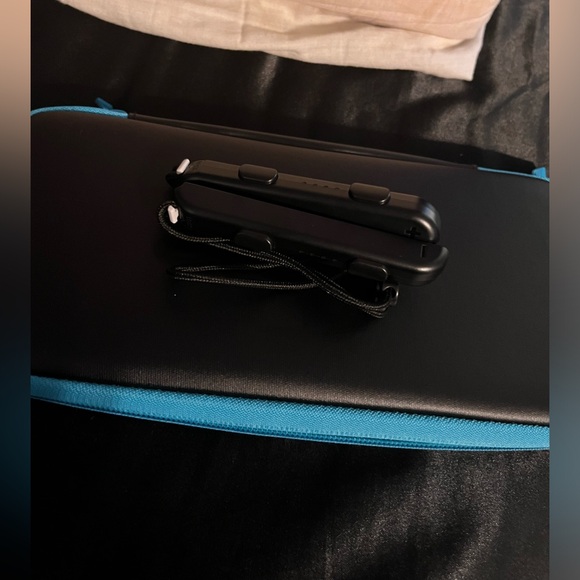 Nintendo Switch Case With Joy Con Strap Controllers - Picture 5 of 5
